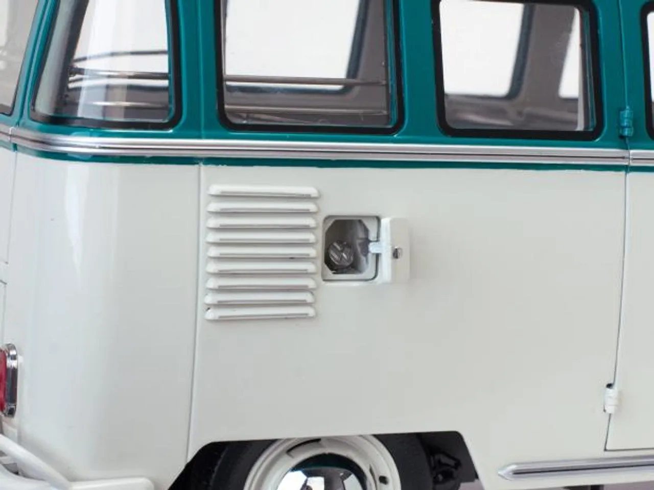 Sun Star 1962 Volkswagen Samba Bus - Blue/Beige Grey (custom) (1:12)